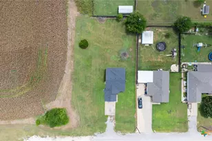407 E Pietzsch St, Bartlett, TX 76511 - Photo 31