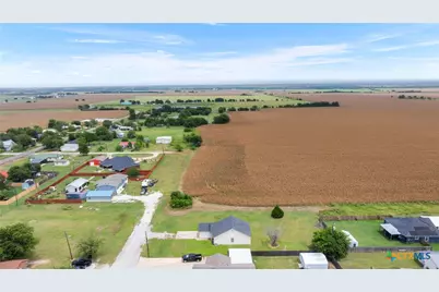 407 E Pietzsch Street, Bartlett, TX 76511 - Photo 37