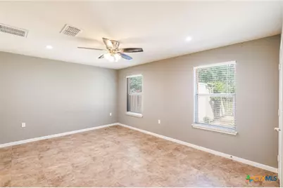 186 Talon Drive, Luling, TX 78648 - Photo 13