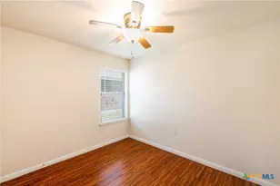 186 Talon Dr, Luling, TX 78648 - Photo 17
