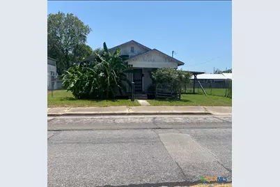 705 E North Street, Victoria, TX 77901 - Photo 1