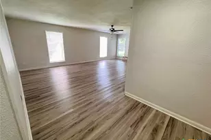 102 Tanglewood Dr, Victoria, TX 77901 - Photo 7