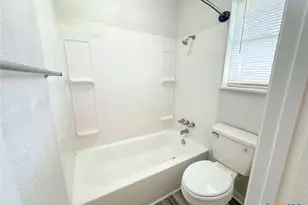 102 Tanglewood Dr, Victoria, TX 77901 - Photo 23