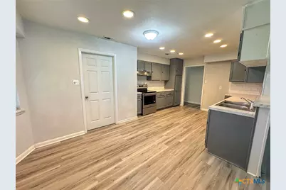 102 Tanglewood Drive, Victoria, TX 77901 - Photo 13