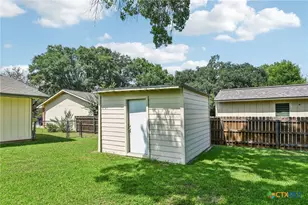 1641 Driftwood Dr, Seguin, TX 78155 - Photo 43