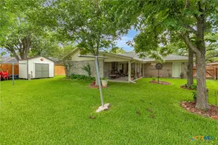 304 Tanglewood Dr, Victoria, TX 77901 - Photo 39