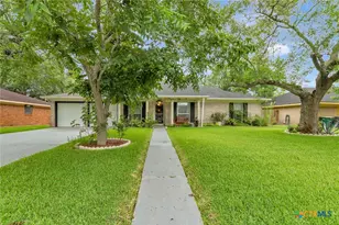304 Tanglewood Dr, Victoria, TX 77901 - Photo 47