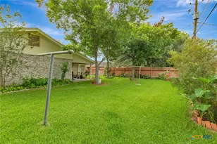 304 Tanglewood Dr, Victoria, TX 77901 - Photo 41