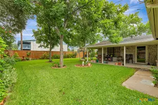 304 Tanglewood Dr, Victoria, TX 77901 - Photo 37