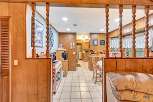 304 Tanglewood Dr, Victoria, TX 77901 - Photo 13