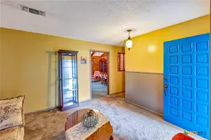 304 Tanglewood Dr, Victoria, TX 77901 - Photo 5