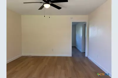 706 W Avenue E, Copperas Cove, TX 76522 - Photo 3