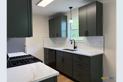 706 W Avenue E, Copperas Cove, TX 76522 - Photo 5