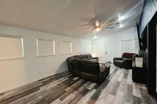 204 N 26th St, Gatesville, TX 76528 - Photo 9