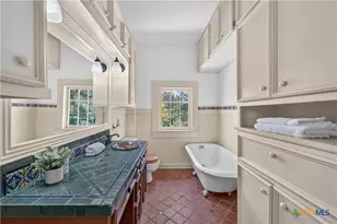 819 N 13th St, Temple, TX 76501 - Photo 23