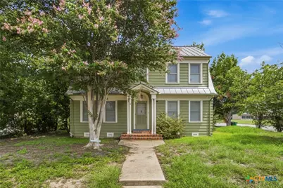 108 E College Street, Seguin, TX 78155 - Photo 1