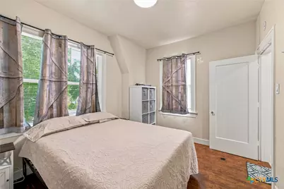 108 E College Street, Seguin, TX 78155 - Photo 21