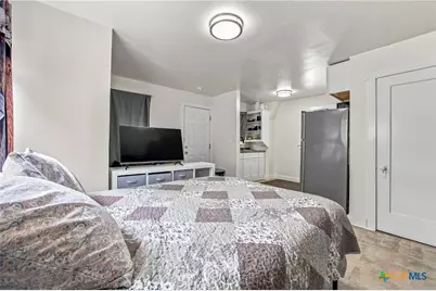 108 E College Street, Seguin, TX 78155 - Photo 25