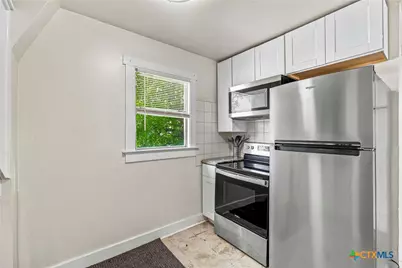 108 E College Street, Seguin, TX 78155 - Photo 23