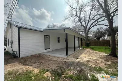 1008 N Gonzales St, Cuero, TX 77954 - Photo 19