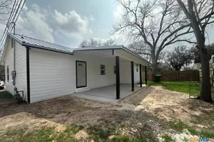 1008 N Gonzales St, Cuero, TX 77954 - Photo 19