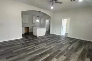1008 N Gonzales St, Cuero, TX 77954 - Photo 5