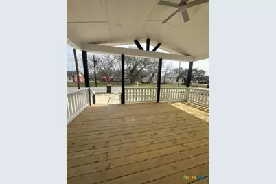 1008 N Gonzales St, Cuero, TX 77954 - Photo 3