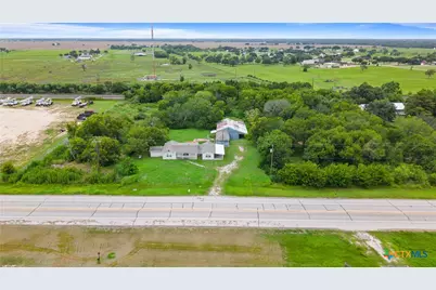 1409 W Main Street, Edna, TX 77957 - Photo 9