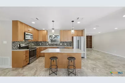 1409 Highland Drive, San Marcos, TX 78666 - Photo 11