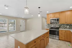 1409 Highland Dr, San Marcos, TX 78666 - Photo 7