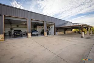 148 Lake Creek Dr, New Braunfels, TX 78130 - Photo 3