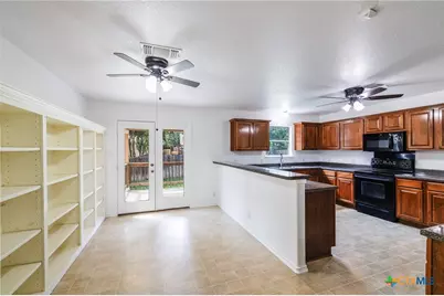 10218 Chuck Wagon Court, Converse, TX 78109 - Photo 9