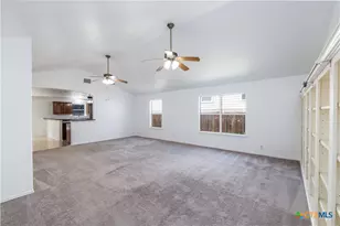 10218 Chuck Wagon Ct, Converse, TX 78109 - Photo 5