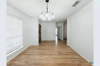 404 Alamogordo Drive, Victoria, TX 77904 - Photo 3