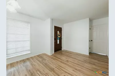 404 Alamogordo Drive, Victoria, TX 77904 - Photo 3