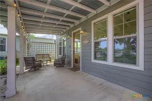 349 E South St, New Braunfels, TX 78130 - Photo 7