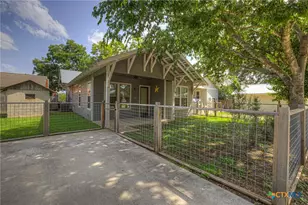 349 E South St, New Braunfels, TX 78130 - Photo 13