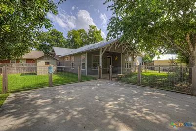 349 E South Street, New Braunfels, TX 78130 - Photo 15