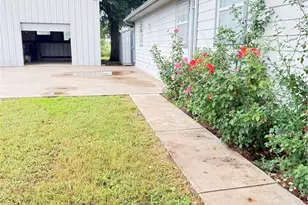 256 Co Rd 481, Gonzales, TX 78629 - Photo 3