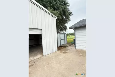 256 County Road 481, Gonzales, TX 78629 - Photo 17