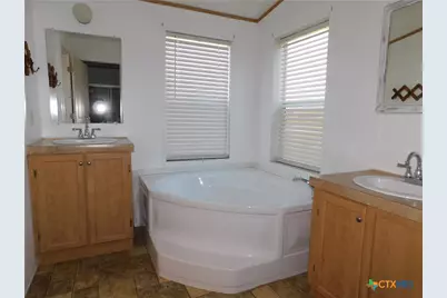 115 W County Road 314, Port Lavaca, TX 77979 - Photo 15