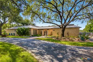 302 Tampa Dr, Victoria, TX 77904 - Photo 1