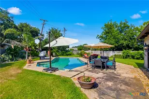 302 Tampa Dr, Victoria, TX 77904 - Photo 43