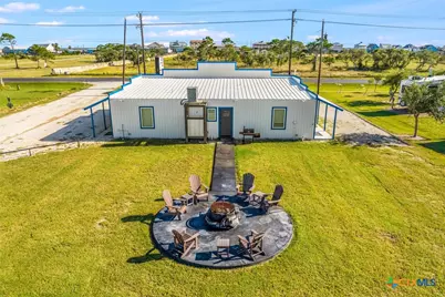2818 W Adams Avenue, Port O'Connor, TX 77982 - Photo 3