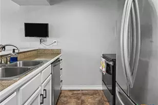 4141 Whiteley Dr, Corpus Christi, TX 78418 - Photo 5
