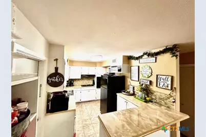 206 Bohman Street, Cuero, TX 77954 - Photo 5