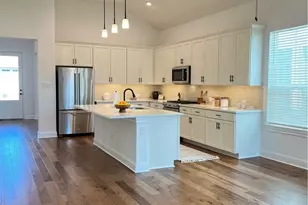 611 N Guenther Ave, New Braunfels, TX 78130 - Photo 11