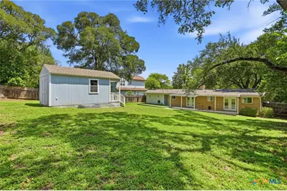 633 Lockener Ave, New Braunfels, TX 78130 - Photo 27