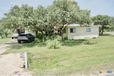706 W Jefferson Avenue, Port O'Connor, TX 77982 - Photo 9
