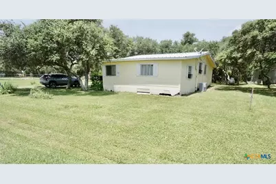 706 W Jefferson Avenue, Port O'Connor, TX 77982 - Photo 7